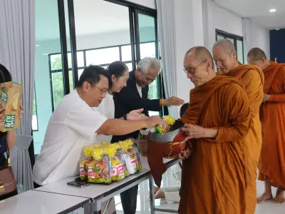 ทำบุญขึ้นบ้านใหม่อาคารสำนักงานสหกรณ์ออมทรัพย์สาธารณสุขจังหวัดหนอ