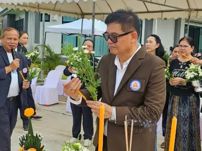พิธีอัญเชิญรูปหล่อหลวงปู่ขาว อนาลโย